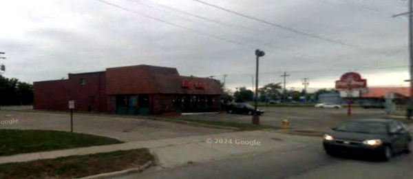 Big Boy Restaurants (Elias Brothers, Elias Bros) - Clinton Township - 33100 S Gratiot Ave (newer photo)